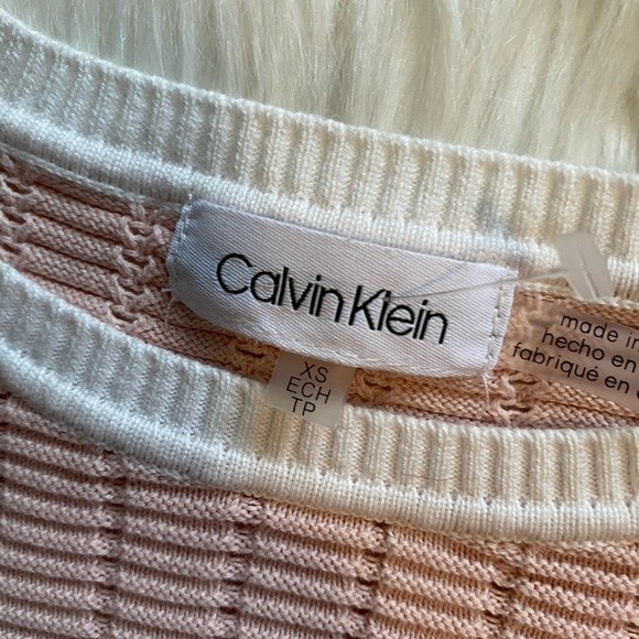 *SOLD*Stunning Calvin Klein Top - Picture 4 of 6